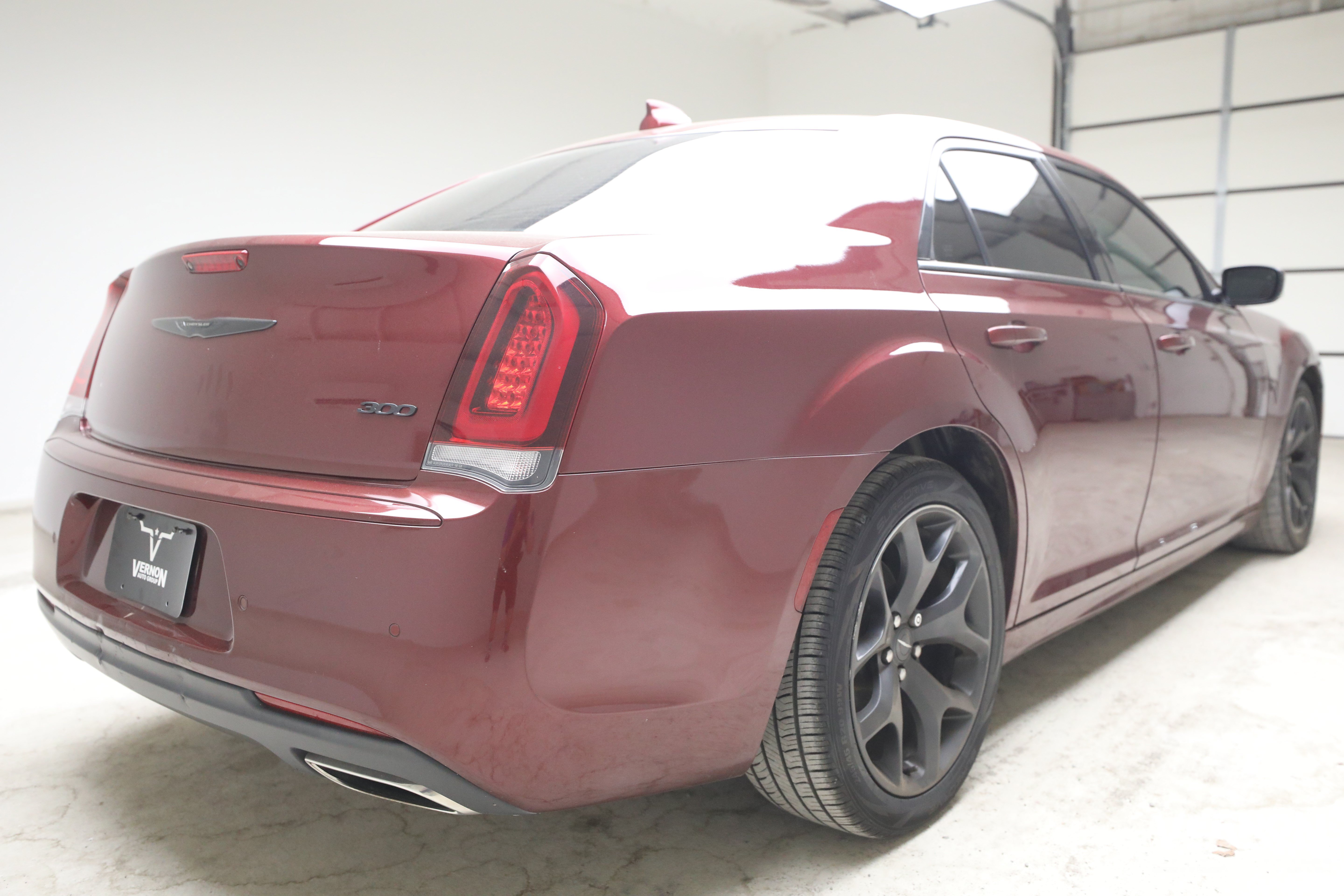 Used 2021 Chrysler 300 Touring L RWD image 4