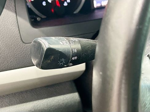 Used 2017 Toyota Camry SE image 18