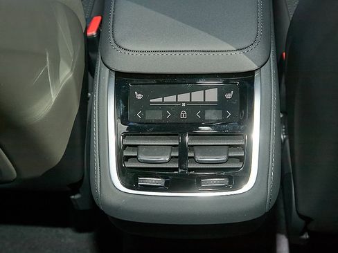 New 2026 Volvo XC90 B6 Plus w/ Protection Package image 23