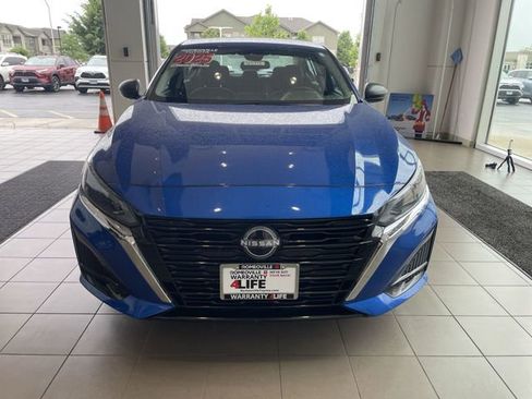 Used 2025 Nissan Altima 2.5 SV FWD image 11