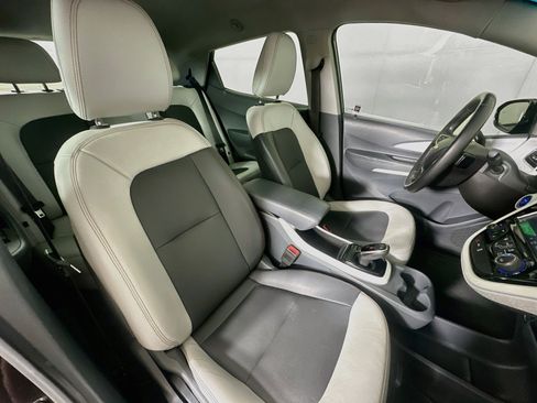 Used 2017 Chevrolet Bolt Premier FWD image 29