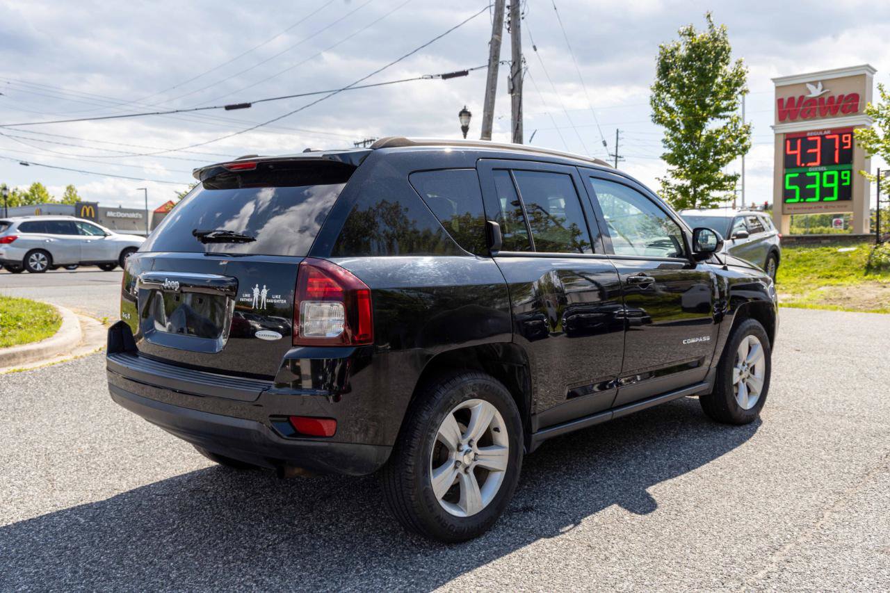 Used 2017 Jeep Compass Latitude AWD/4WD image 6