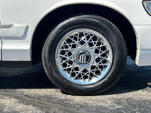Used 2001 Mercury Grand Marquis GS RWD image 10