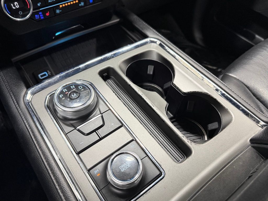 Used 2019 Ford Expedition XLT w/ Equipment Group 202A AWD/4WD image 31