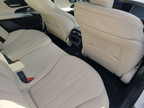 Used 2024 Mercedes-Benz E 350 4MATIC Sedan image 12