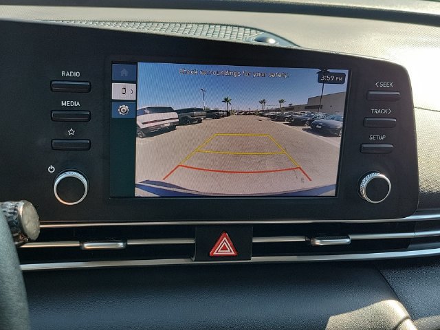 Used 2024 Hyundai Elantra SE FWD image 11