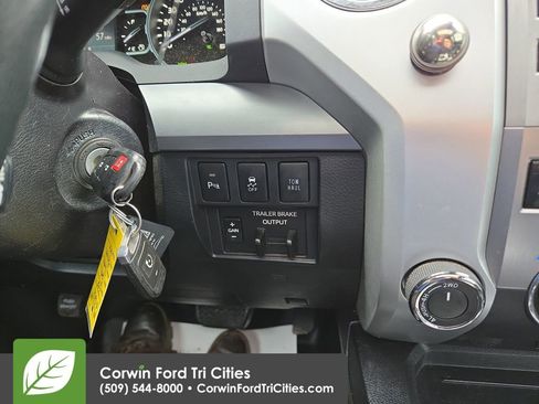 Used 2018 Toyota Tundra Platinum AWD/4WD image 22