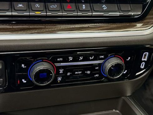 Used 2025 Chevrolet Silverado 1500 LT Trail Boss w/ Convenience Package II image 18