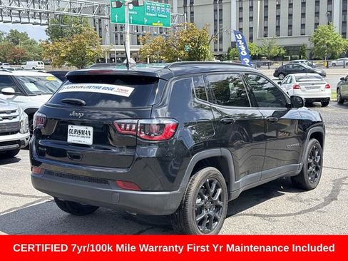 Used 2025 Jeep Compass Latitude w/ Altitude Special Edition AWD/4WD image 3