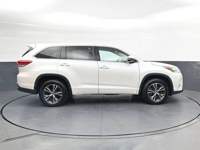 Used 2018 Toyota Highlander LE