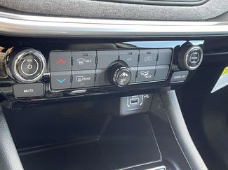 New 2026 Jeep Compass Latitude video 4