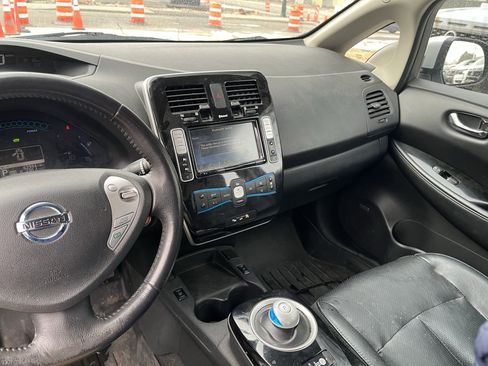 Used 2016 Nissan Leaf SL w/ Premium Package image 14