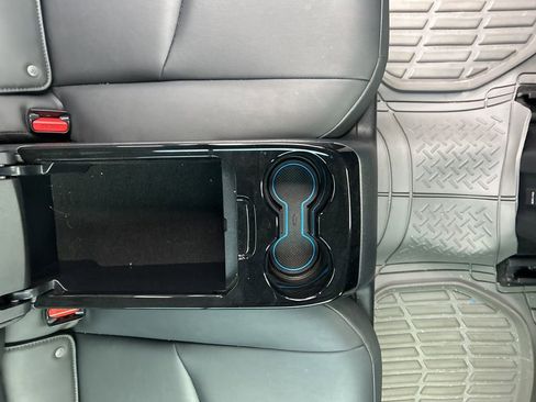 Used 2017 Toyota Prius Prime Advanced image 11