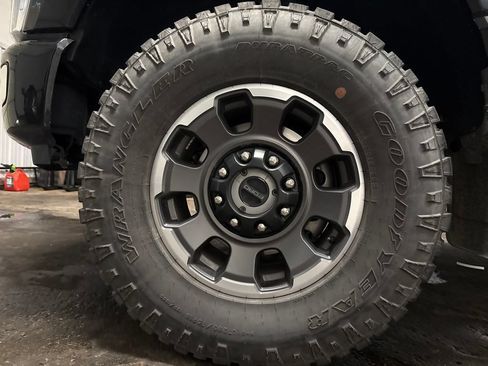 Used 2024 Ford F350 Platinum w/ Tremor Off-Road Package AWD/4WD image 8