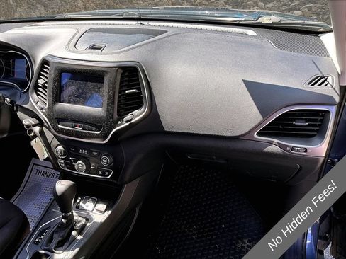 Used 2019 Jeep Cherokee Latitude w/ Cold Weather Group AWD/4WD image 15