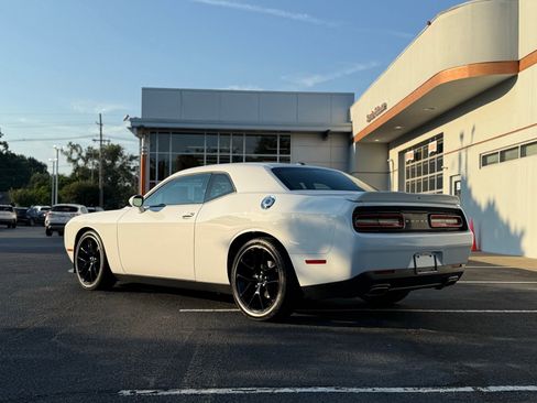 Used 2022 Dodge Challenger GT image 3