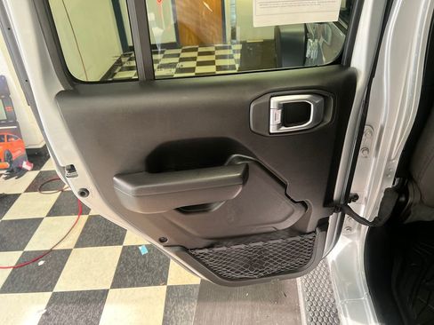 Used 2023 Jeep Wrangler Unlimited Sport AWD/4WD image 37