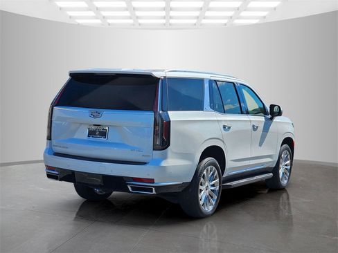 Used 2022 Cadillac Escalade Premium Luxury image 6