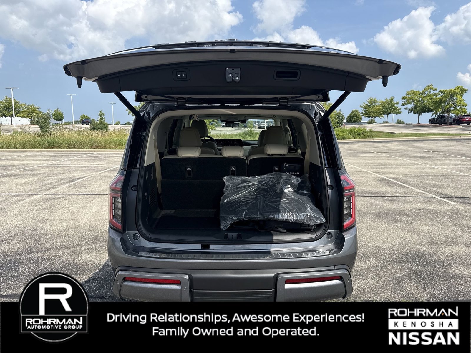 Used 2026 Nissan Armada Platinum Reserve AWD/4WD image 9