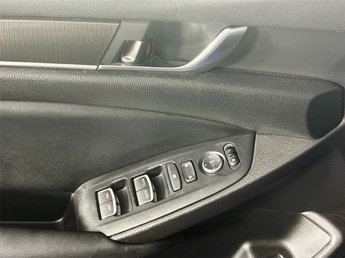 Used 2022 Honda Accord Sport image 18