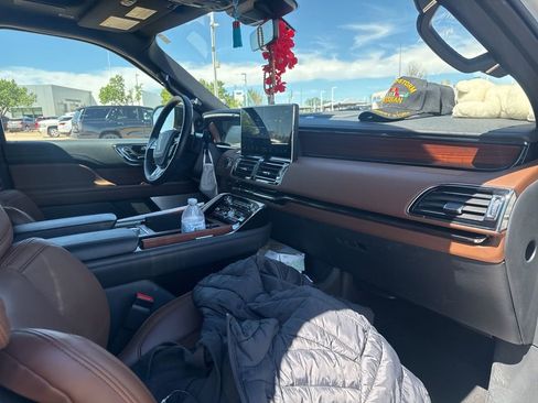 Used 2023 Lincoln Navigator L Reserve image 10