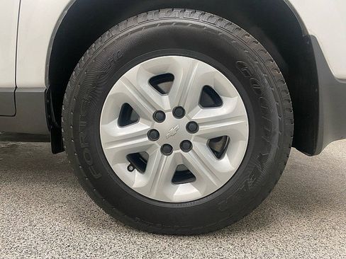 Used 2017 Chevrolet Traverse LS image 29
