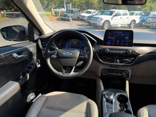 Used 2020 Ford Escape Titanium w/ Titanium Premium Package 2.0 AWD/4WD image 11