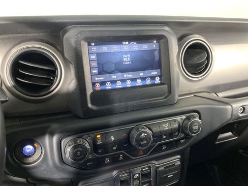 Used 2019 Jeep Wrangler Unlimited Sport S image 28