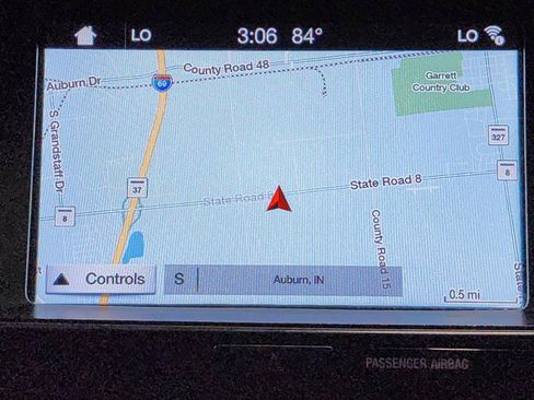 Used 2018 Ford Explorer XLT w/ Equipment Group 202A AWD/4WD image 23