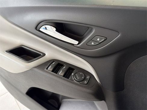 Used 2018 Chevrolet Equinox LS image 21