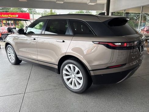 Used 2018 Land Rover Range Rover Velar R-Dynamic SE AWD/4WD image 4