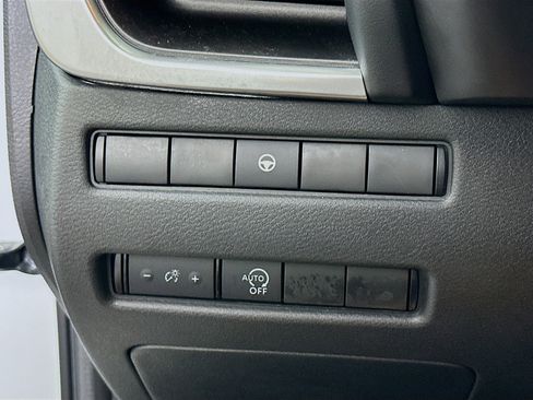 Used 2023 Nissan Rogue SV FWD image 17
