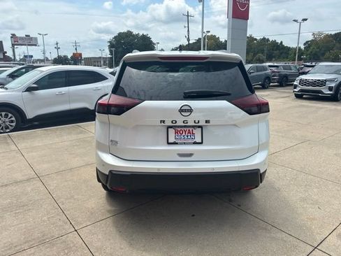 Used 2026 Nissan Rogue Dark Armor FWD image 6