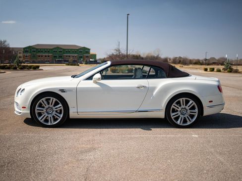 Used 2017 Bentley Continental GT image 8
