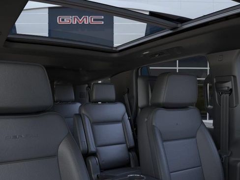 Used 2026 GMC Yukon Denali w/ Denali Reserve Package AWD/4WD image 24