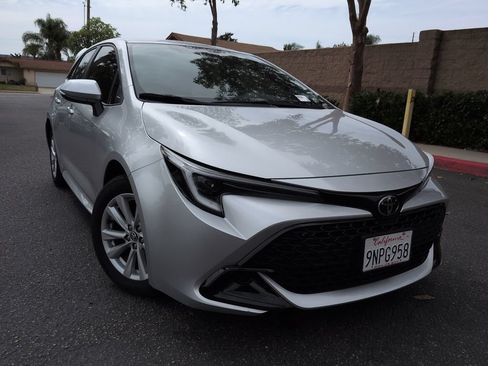 Used 2025 Toyota Corolla SE w/ SE Package FWD image 2