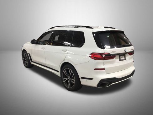 Used 2021 BMW X7 xDrive40i w/ M Sport Package AWD/4WD image 3