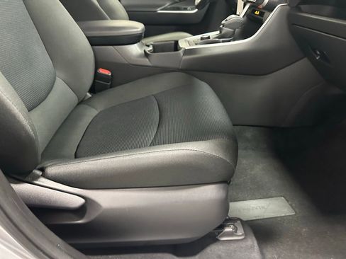 Used 2025 Toyota RAV4 LE image 57