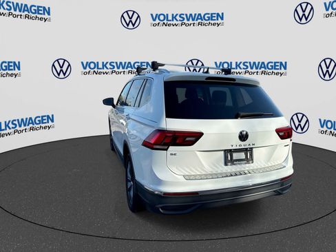 Used 2024 Volkswagen Tiguan SE AWD/4WD image 12