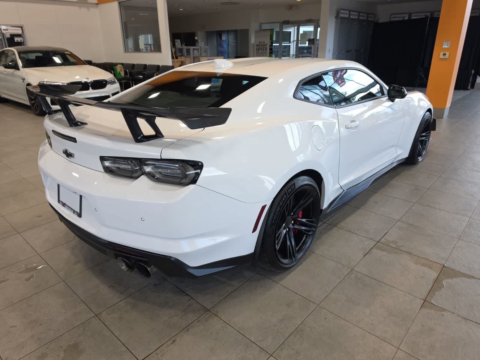 Used 2020 Chevrolet Camaro ZL1 RWD image 7