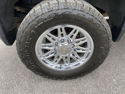 Used 2024 Chevrolet Silverado 3500 High Country w/ High Country Premium Package image 34