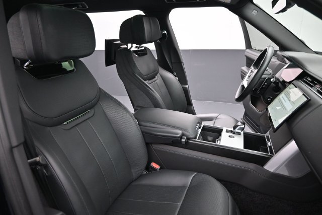 Used 2024 Land Rover Range Rover SV AWD/4WD image 30