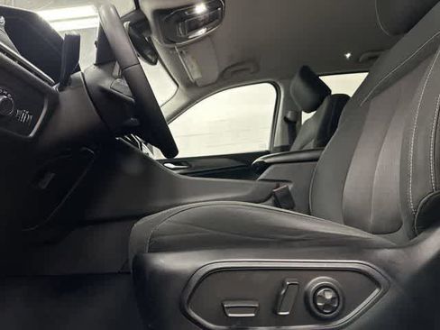 Used 2023 Jeep Grand Cherokee Laredo AWD/4WD image 26