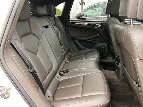 Used 2018 Porsche Macan w/ Premium Package Plus AWD/4WD image 21