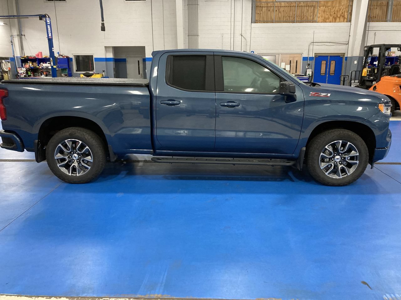 Used 2024 Chevrolet Silverado 1500 RST w/ Z71 Off-Road Package AWD/4WD image 8