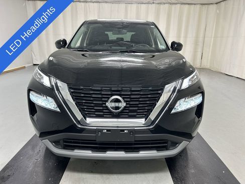 Used 2023 Nissan Rogue SV image 3