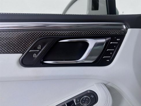 New 2025 Porsche Macan S image 7