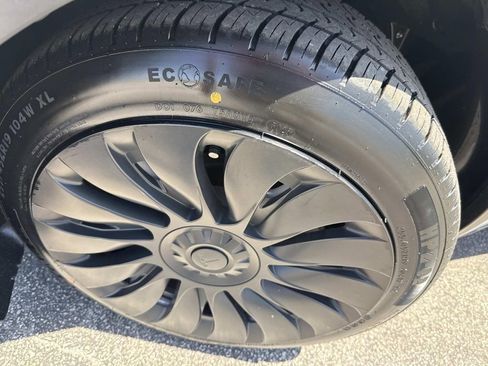 Used 2023 Tesla Model Y Long Range AWD/4WD image 10