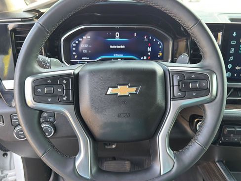 Used 2025 Chevrolet Silverado 1500 LT AWD/4WD image 20