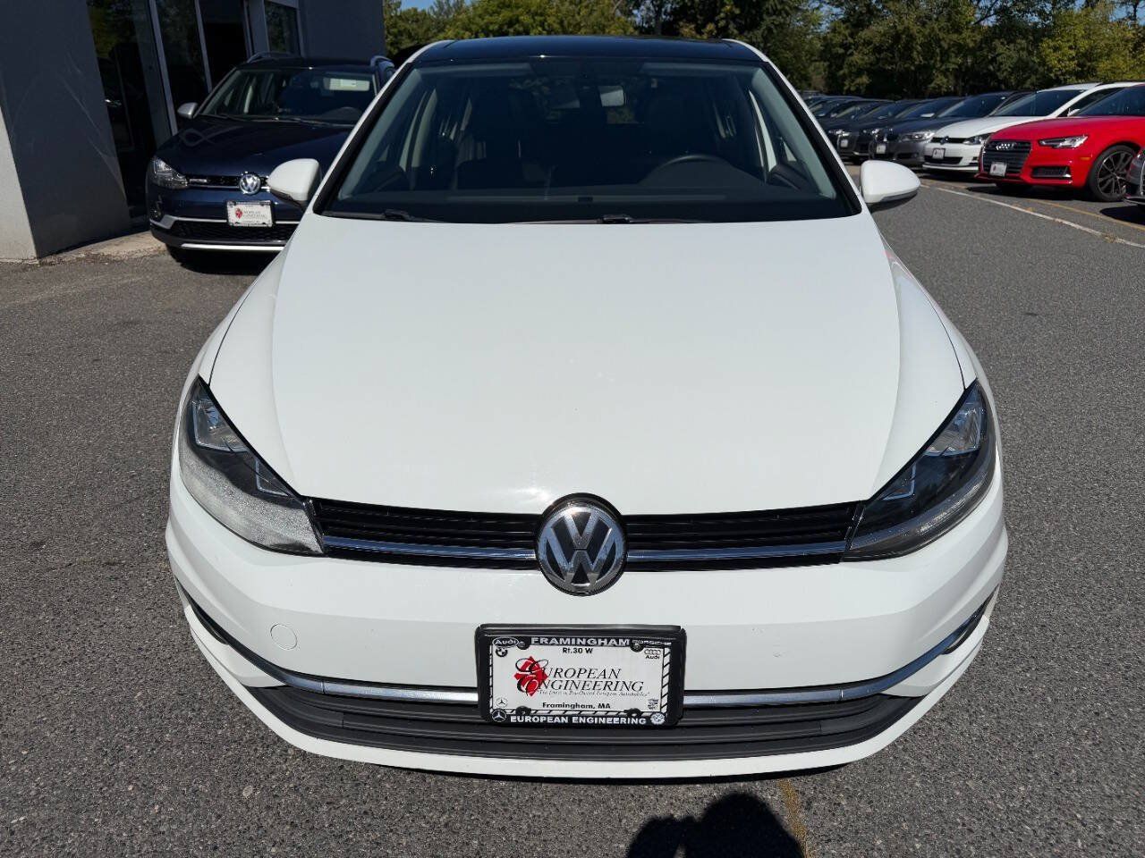 Used 2018 Volkswagen Golf SE FWD image 2